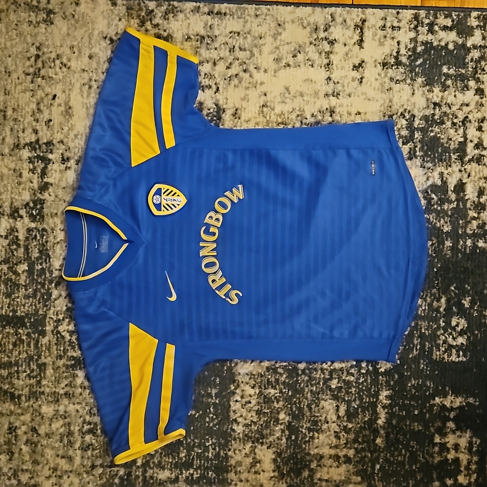 Vintage (1996) Leeds United Football Club, Alan Smith #17 jersey, kids size 12